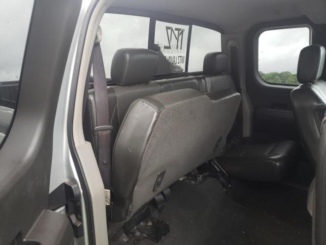 1N6AA06B74N525850 - 2004 NISSAN TITAN SILVER photo 6