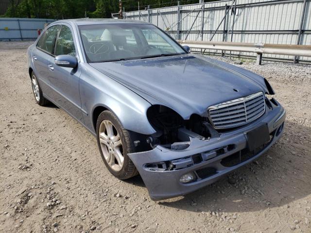 WDBUF83J15X172683 - 2005 MERCEDES-BENZ E 500 4MAT BLUE photo 1