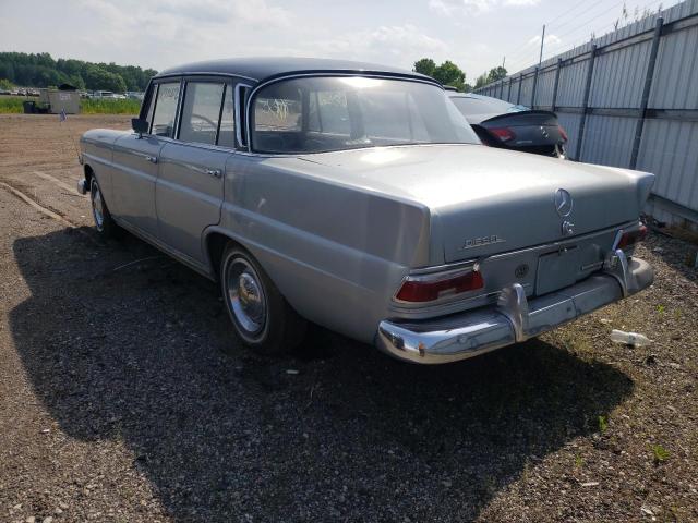 110010121313063 - 1966 MERCEDES-BENZ 200 SILVER photo 3