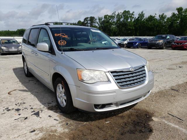 2A4RR5D10AR285538 - 2010 CHRYSLER TOWN & COU SILVER photo 1