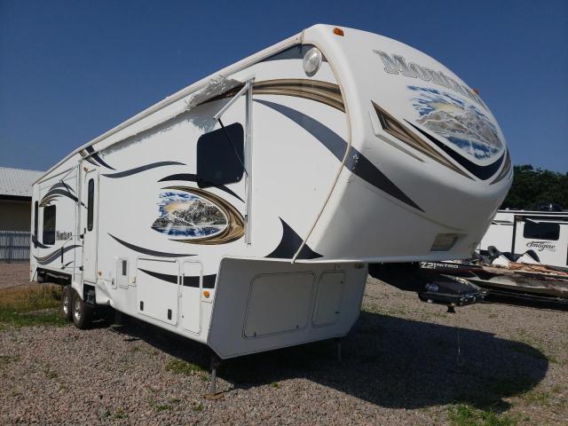 4YDF37227D4702028 - 2013 KEYSTONE MONTANA WHITE photo 1