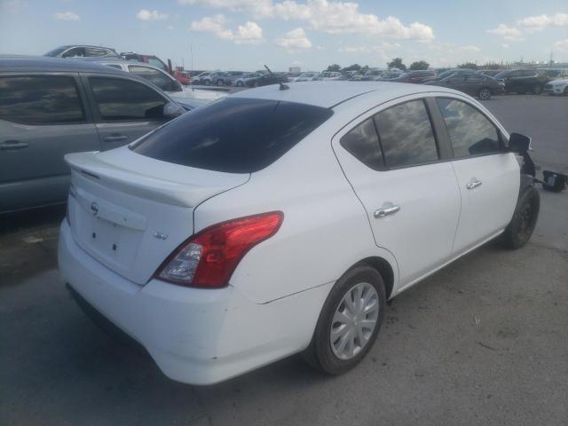 3N1CN7AP2JL845992 - 2018 NISSAN VERSA S WHITE photo 4