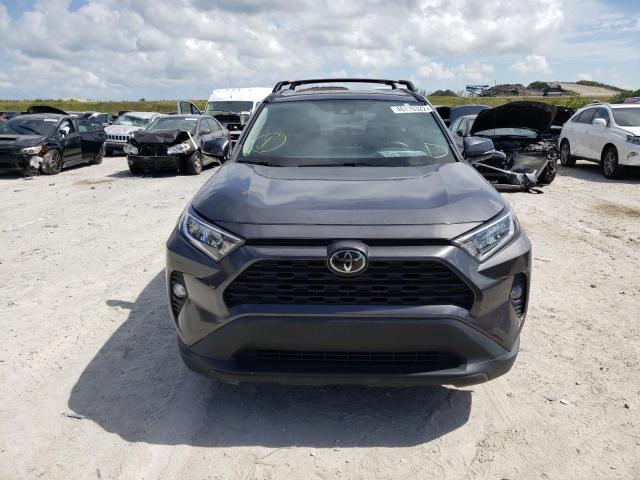 2T3C1RFV3KW006066 - 2019 TOYOTA RAV4 XLE P GRAY photo 9