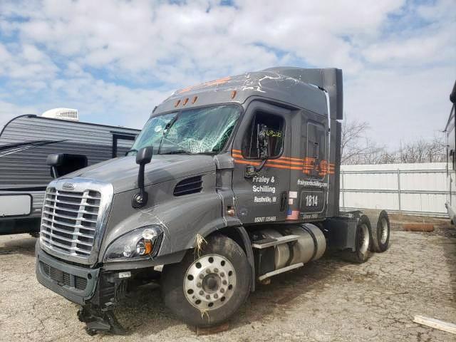 3AKJGHDV7JSJV6375 - 2018 FREIGHTLINER CASCADIA GRAY photo 2