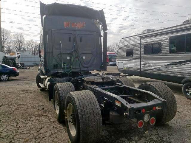 3AKJGHDV7JSJV6375 - 2018 FREIGHTLINER CASCADIA GRAY photo 3