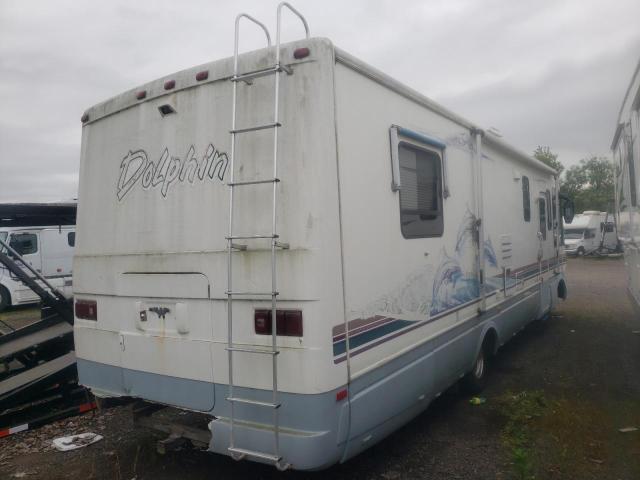 3FCMF53G9VJA27175 - 1998 DOLP MOTORHOME WHITE photo 4