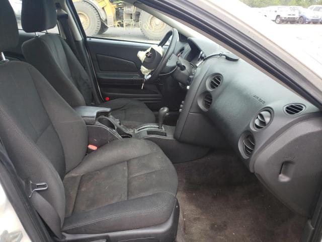 2G2WP552561296552 - 2006 PONTIAC GRAND PRIX WHITE photo 5