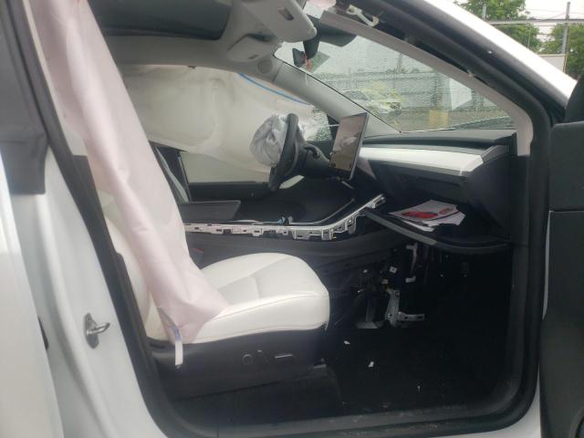 5YJYGDEEXMF069246 - 2021 TESLA MODEL Y أبيض صورة 5