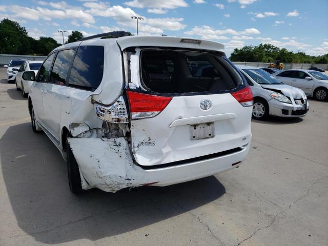 5TDKK3DC5CS276023 - 2012 TOYOTA SIENNA LE WHITE photo 9