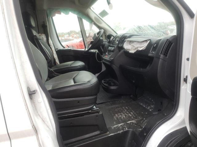 3C6TRVBG5KE524403 - 2019 RAM PROMASTER WHITE photo 5