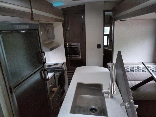 4YDT3252XKB450155 - 2019 KEYSTONE OUTBACK WHITE photo 6