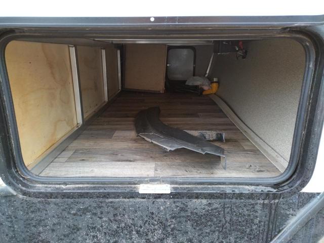 4YDT3252XKB450155 - 2019 KEYSTONE OUTBACK WHITE photo 8