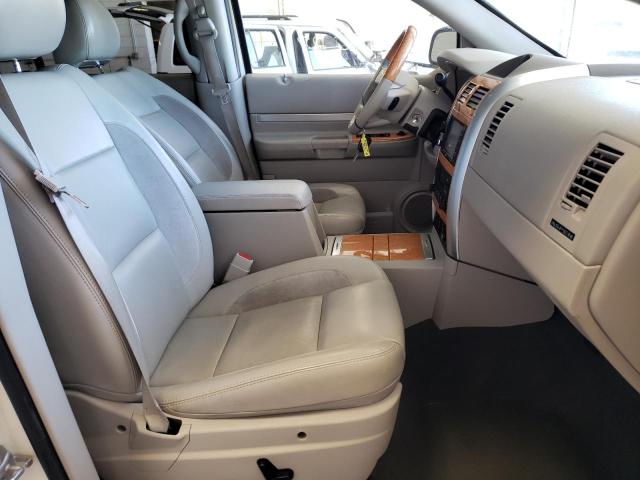 1A8HW58248F125704 - 2008 CHRYSLER ASPEN LIMI CREAM photo 5