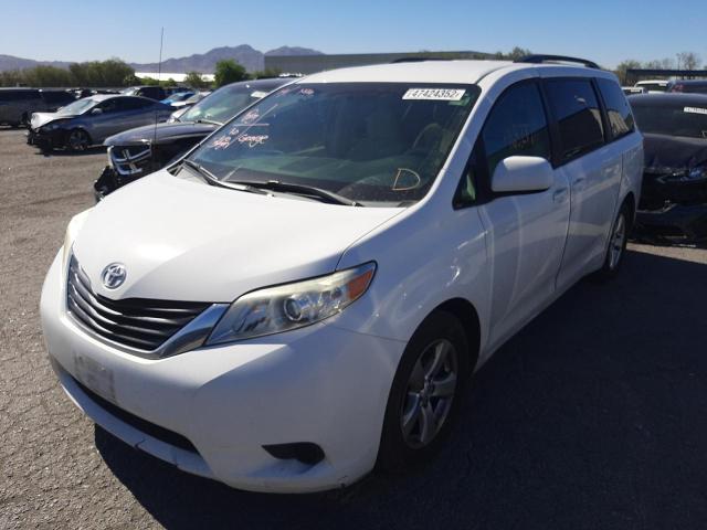 5TDKK3DC7ES430976 - 2014 TOYOTA SIENNA LE WHITE photo 2