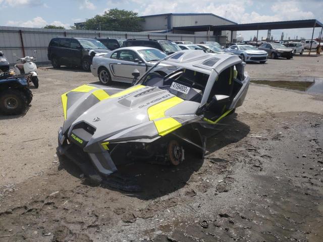 57XAARFAXJ8125104 - 2018 POLARIS SLINGSHOT TWO TONE photo 2