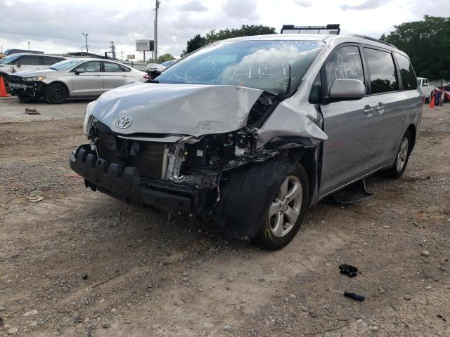 5TDKK3DC6FS683305 - 2015 TOYOTA SIENNA LE SILVER photo 2