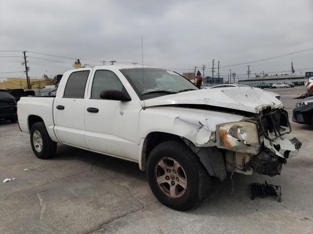 1D7HE48N17S242330 - 2007 DODGE DAKOTA QUA WHITE photo 1