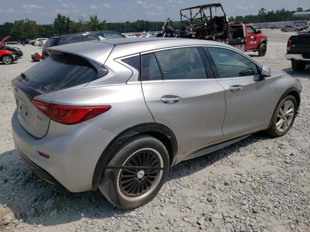 SJKCH5CP2HA019826 - 2017 INFINITI QX30 BASE SILVER photo 4
