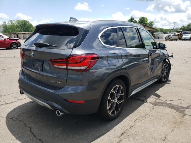 WBXJG9C09L5P81546 - 2020 BMW X1 XDRIVE2 GRAY photo 4