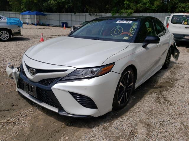 4T1B61HK9JU012124 - 2018 TOYOTA CAMRY XSE WHITE photo 2