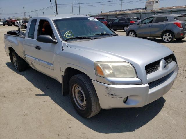 1Z7HC22K67S233842 - 2007 MITSUBISHI RAIDER LS SILVER photo 1