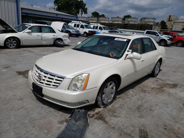 1G6KH5E64BU109975 - 2011 CADILLAC DTS PREMIU WHITE photo 2