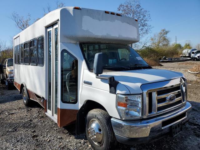 1FDFE4FS5CDB11082 - 2012 FORD E450 SUPER WHITE photo 1