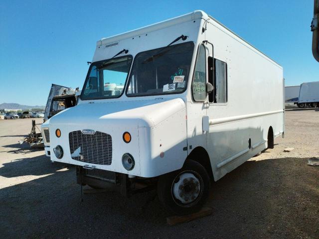 4UZAAPDU4ACAS1553 - 2010 FREIGHTLINER CHASSIS M WHITE photo 2