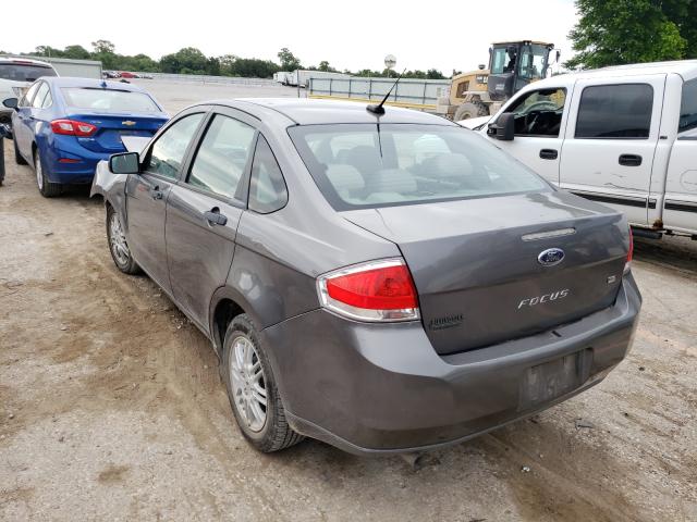 1FAHP3FN2AW123547 - 2010 FORD FOCUS SE GRAY photo 3