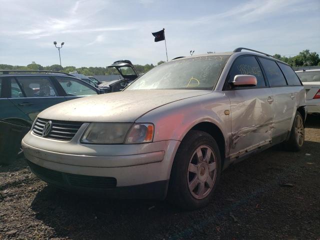 WVWNA63B2XE424148 - 1999 VOLKSWAGEN PASSAT SILVER photo 2