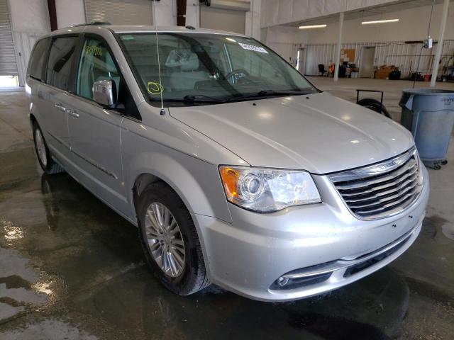 2A4RR6DG4BR630663 - 2011 CHRYSLER TOWN & COU SILVER photo 1