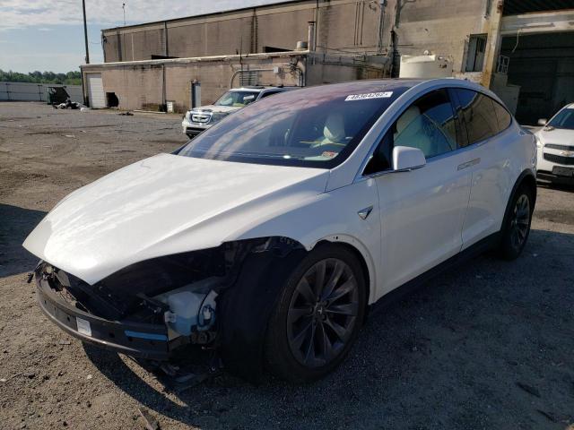 5YJXCDE29HF059665 - 2017 TESLA MODEL X WHITE photo 2