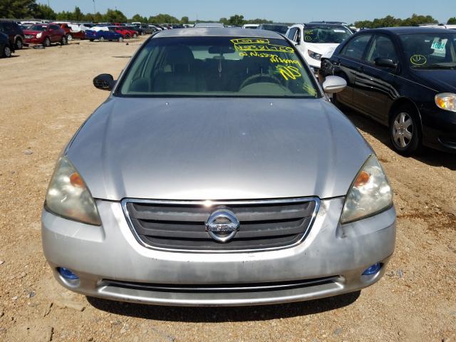 1N4AL11D92C220036 - 2002 NISSAN ALTIMA BAS SILVER photo 9