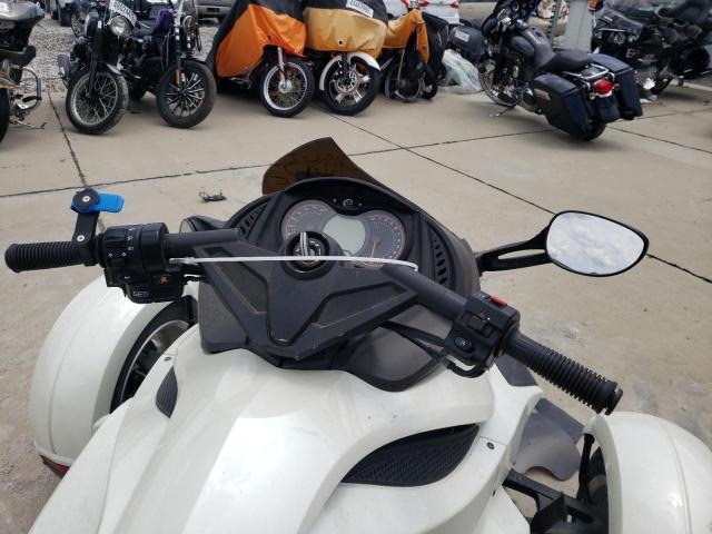 2BXJADA16CV000103 - 2012 CAN-AM SPYDER ROA WHITE photo 5