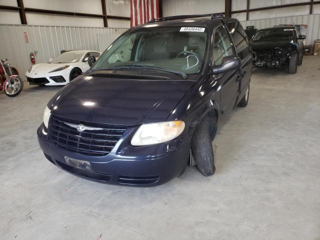 1C4GP45R05B438697 - 2005 CHRYSLER TOWN & COU BLUE photo 2