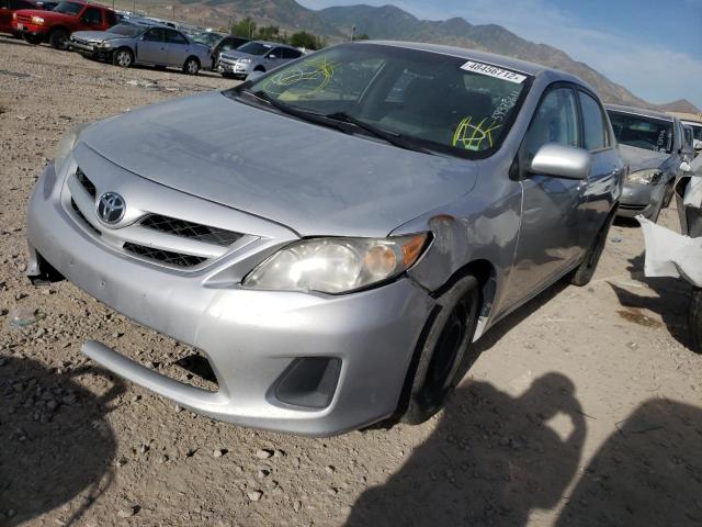 2T1BU4EE2BC562211 - 2011 TOYOTA COROLLA BA SILVER photo 2