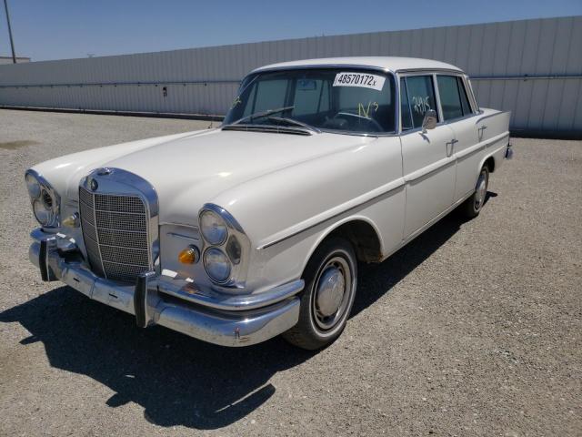 11101012070454 - 1966 MERCEDES-BENZ 230S WHITE photo 2