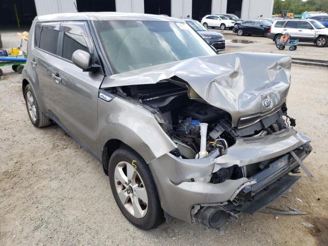 KNDJN2A29J7609730 - 2018 KIA SOUL GRAY photo 1