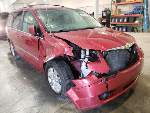 2A4RR5DX6AR319826 - 2010 CHRYSLER TOWN & COU RED photo 1