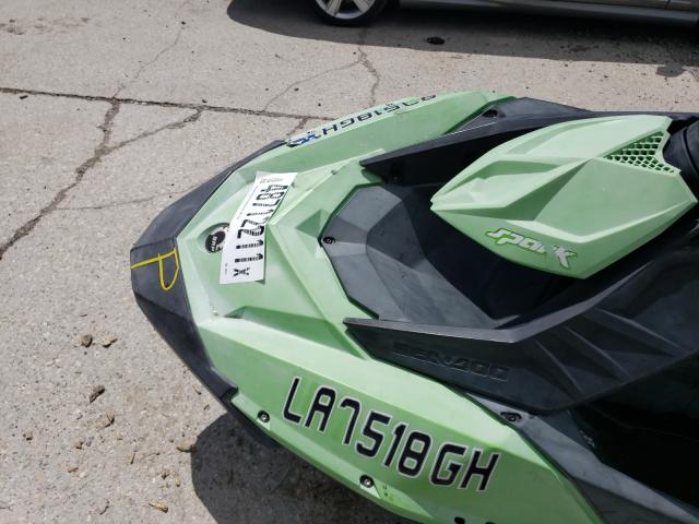 YDV46374K516 - 2016 BOMBARDIER SEADOO GREEN photo 10