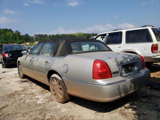 1LNHM81W84Y602379 - 2004 LINCOLN TOWN CAR E BLACK photo 3