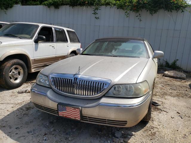 1LNHM81W84Y602379 - 2004 LINCOLN TOWN CAR E BLACK photo 9