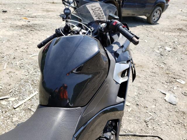 JKAEXKH10JDA12277 - 2018 KAWASAKI EX400 BLACK photo 5