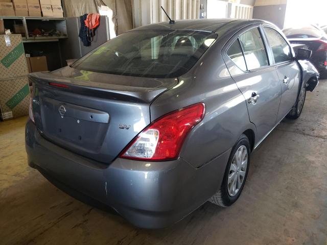 3N1CN7APXHL840100 - 2017 NISSAN VERSA S GRAY photo 4