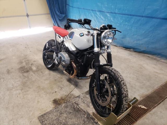 WB10J430XJZ796606 - 2018 BMW R NINE T U WHITE photo 1