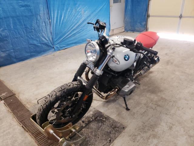 WB10J430XJZ796606 - 2018 BMW R NINE T U WHITE photo 2