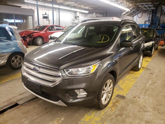 1FMCU9GD7JUC00765 - 2018 FORD ESCAPE SE GRAY photo 2