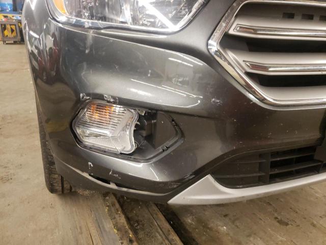 1FMCU9GD7JUC00765 - 2018 FORD ESCAPE SE GRAY photo 9