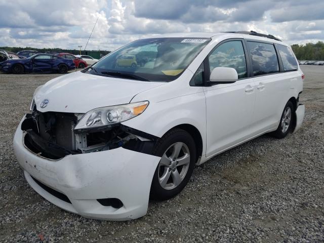 5TDKK3DC7CS267971 - 2012 TOYOTA SIENNA LE WHITE photo 2