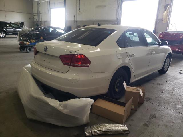 1VWAS7A31EC064213 - 2014 VOLKSWAGEN PASSAT S WHITE photo 4